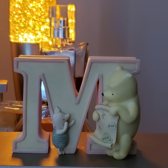 DISNEY CLASSIC WINNIE THE POOH ALPHABET - Picture 1 of 5